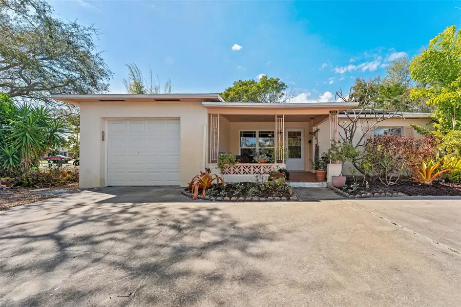 701 52nd Avenue S, Saint Petersburg, FL 33705 - #2