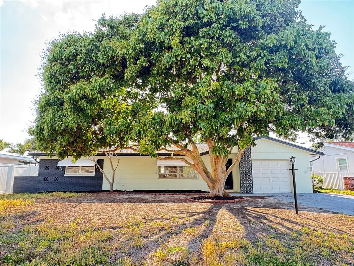 8484 120th Street, Seminole, FL 33772 - #1