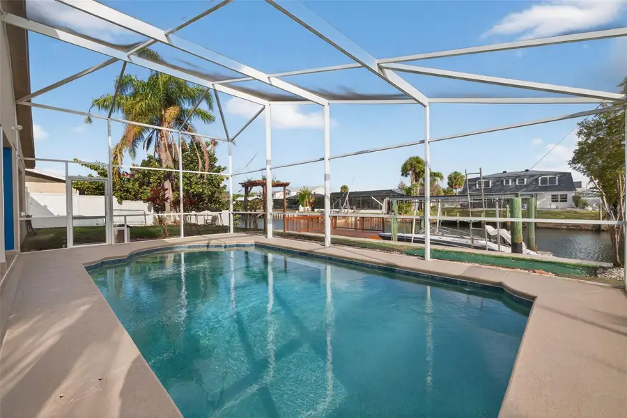 8711 Bay Crest Lane, Tampa, FL 33615 - #2