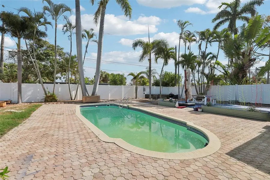 6950 Grande Vista Way S, Saint Petersburg, FL 33707 - #2