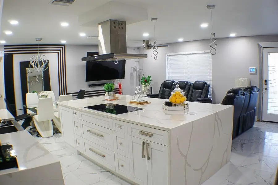 6816 E Creek Drive, Tampa, FL 33615 - #2