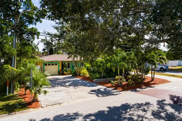 9665 2nd Street N, ST PETERSBURG, FL 33702