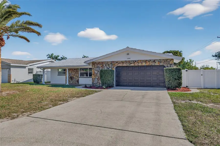 13690 87th Place N, Seminole, FL 33776 - #2