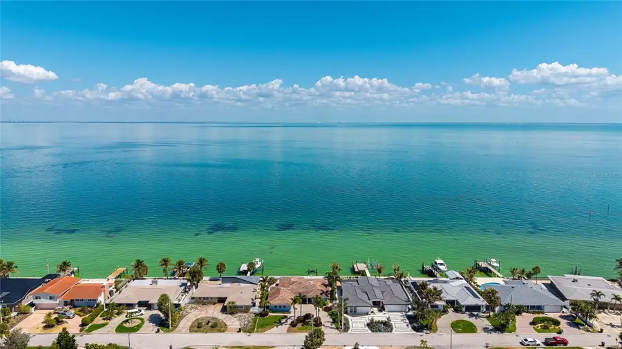2540 E Bay Isle Drive Se, Saint Petersburg, FL 33705 - #3