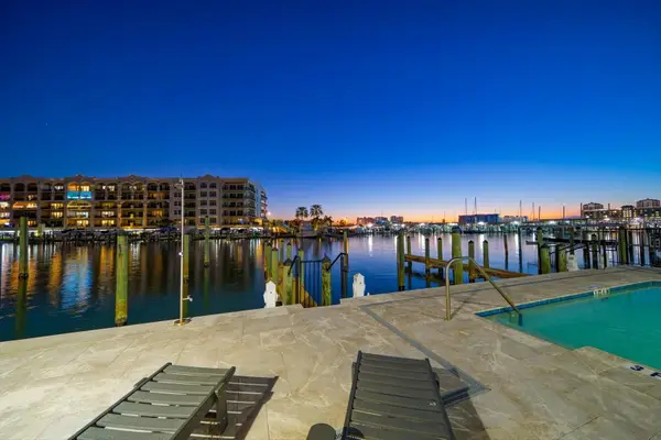 211 Dolphin Point #201, CLEARWATER, FL 33767