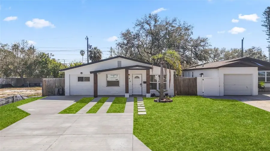 1778 New Hampshire Avenue Ne, Saint Petersburg, FL 33703 - #2