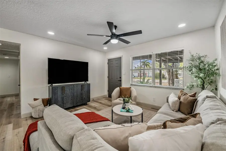 7619 33rd Avenue N, Saint Petersburg, FL 33710 - #2