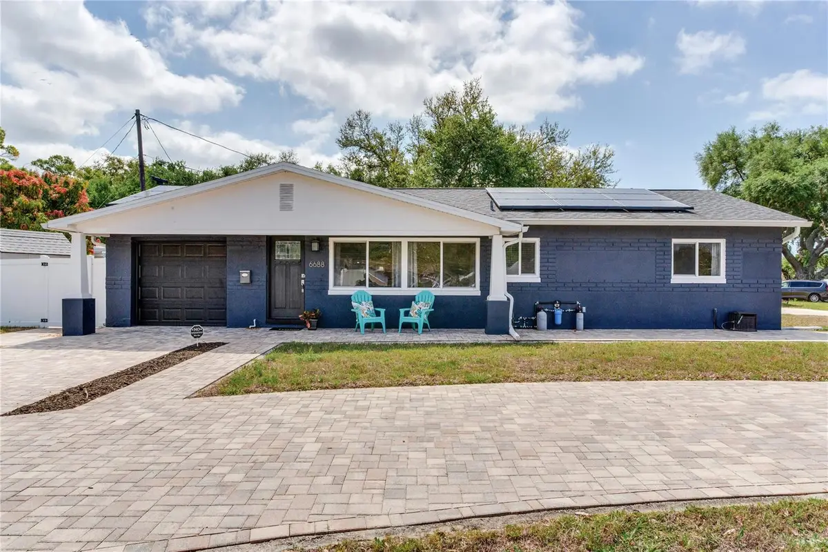 6688 30 Avenue N, Saint Petersburg, FL 33710 - #1