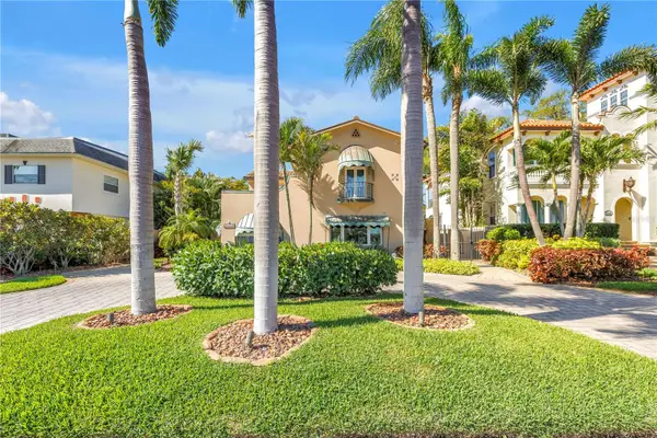 2410 Coffee Pot Boulevard Ne, ST PETERSBURG, FL 33704