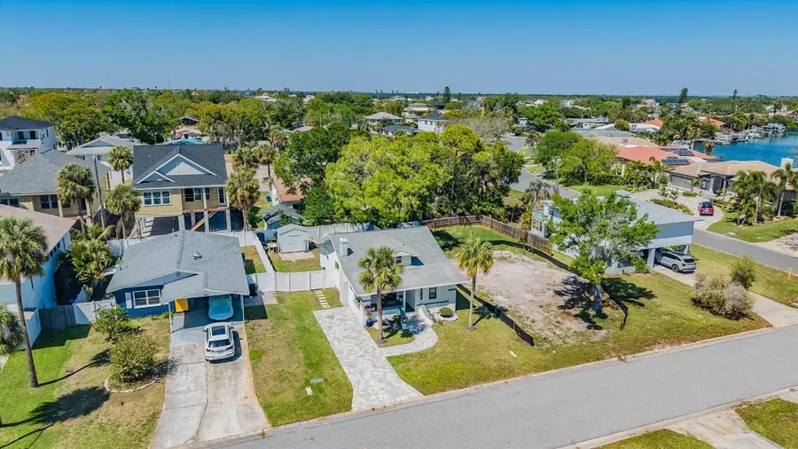 1875 Michigan Avenue Ne, Saint Petersburg, FL 33703 - #3