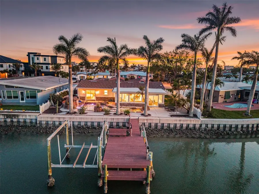 7991 1st Avenue S, Saint Petersburg, FL 33707 - #3