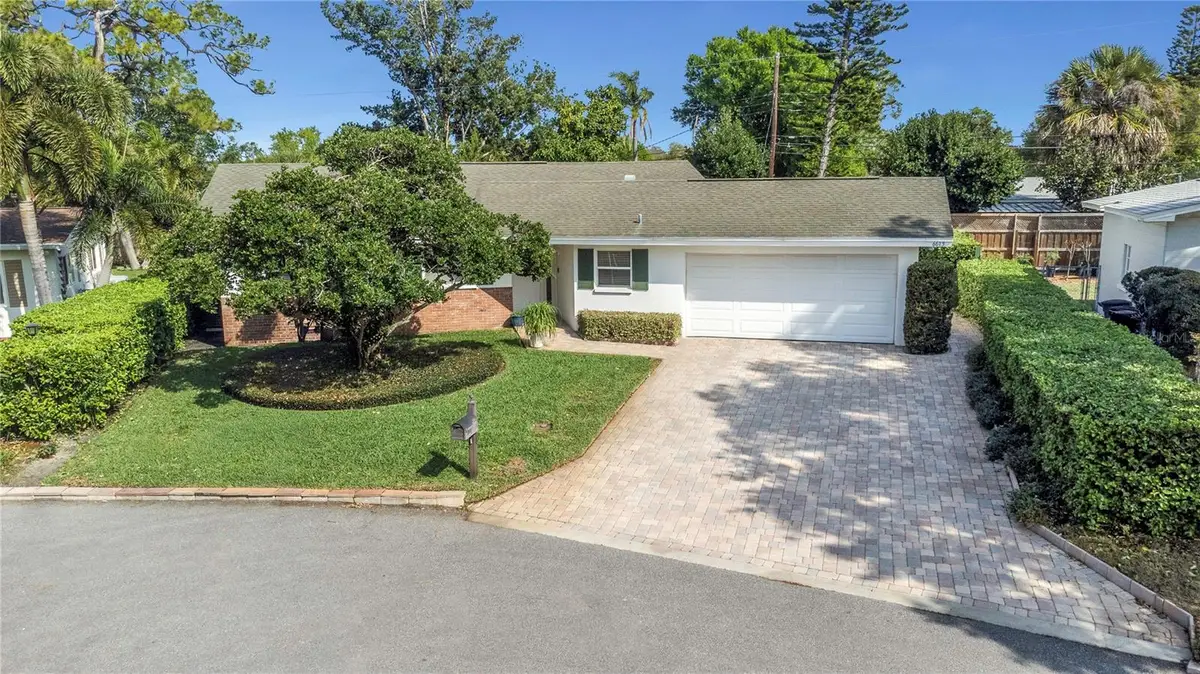 6613 Flamingo Way S, Saint Petersburg, FL 33707 - #1