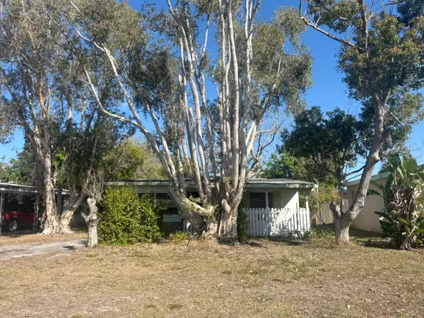 755 75th Avenue N, ST PETERSBURG, FL 33702