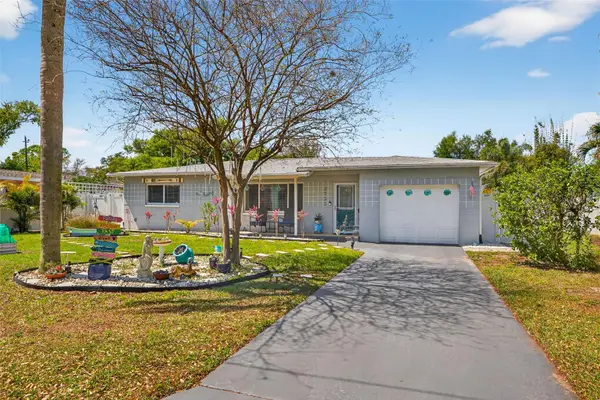 2530 51st Street N, ST PETERSBURG, FL 33710