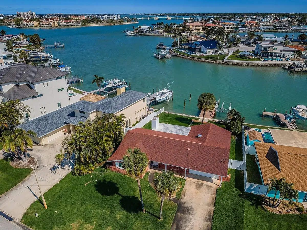 7927 11th Avenue S, Saint Petersburg, FL 33707 - #1