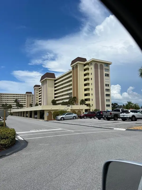 4725 Cove Circle #108, ST PETERSBURG, FL 33708