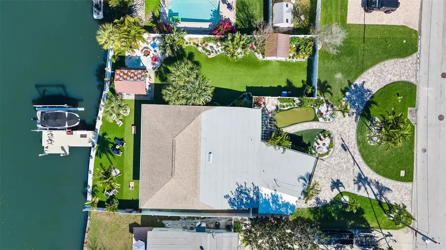 1567 Delaware Avenue Ne, Saint Petersburg, FL 33703 - #2