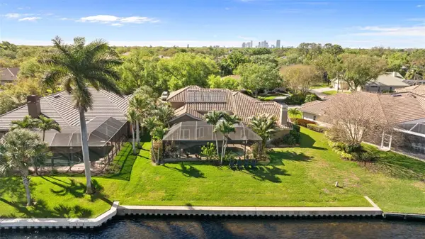 4731 Coconut Palm Circle Ne, ST PETERSBURG, FL 33703