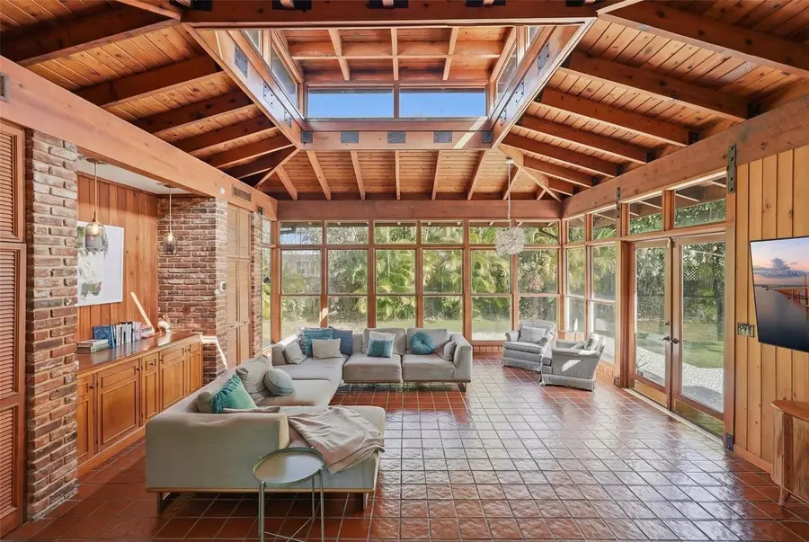 1239 43rd Avenue N, Saint Petersburg, FL 33703 - #3