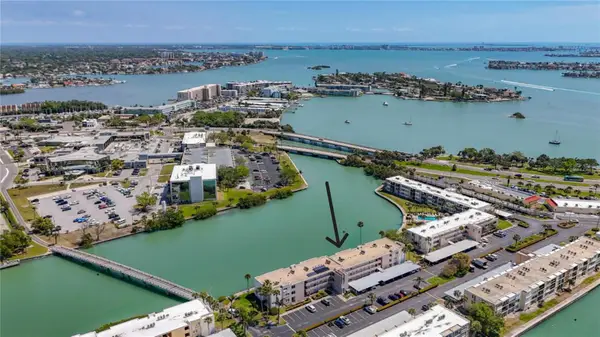 7425 Bay Island Drive S #105, SOUTH PASADENA, FL 33707