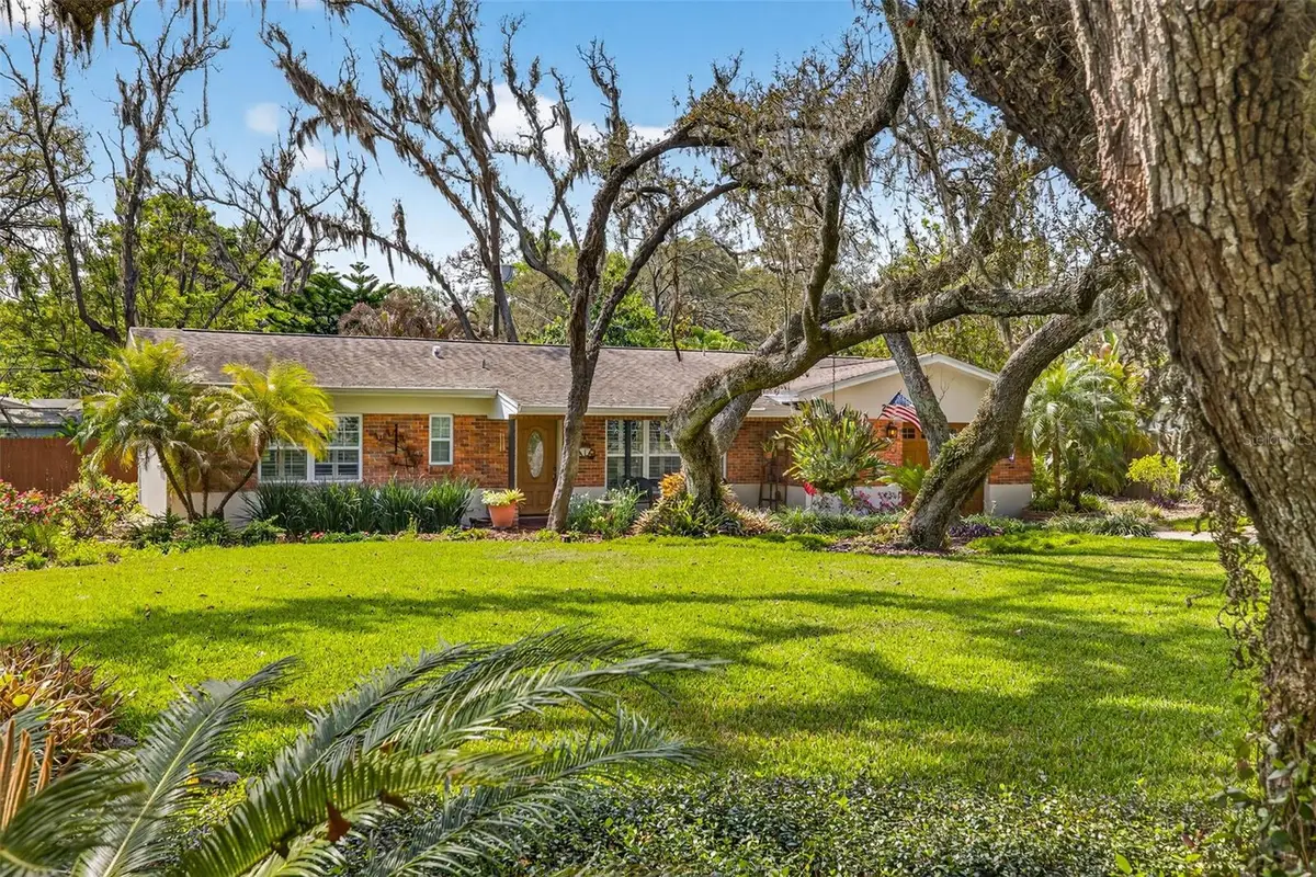 212 S Lockmoor Avenue, Temple Terrace, FL 33617 - #1