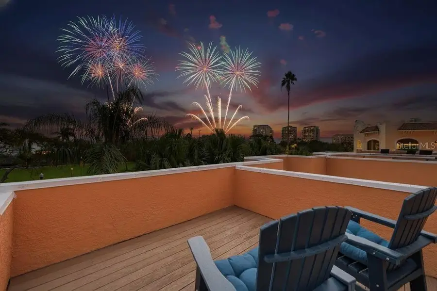 922 N Shore Drive Ne, Saint Petersburg, FL 33701 - #3