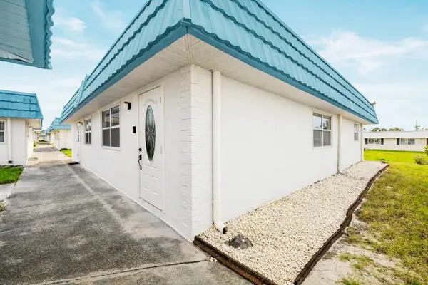 1801 Bedford Lane #27, SUN CITY CENTER, FL 33573