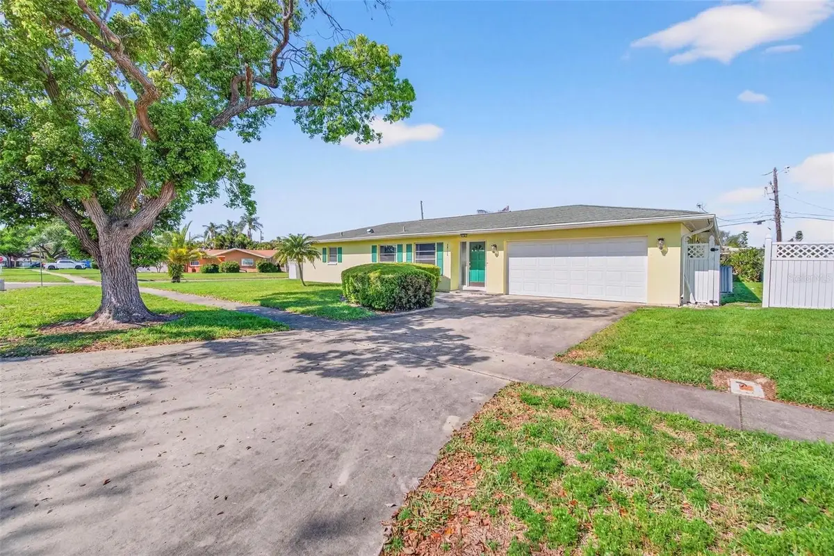 10100 Commodore Drive, Seminole, FL 33776 - #1