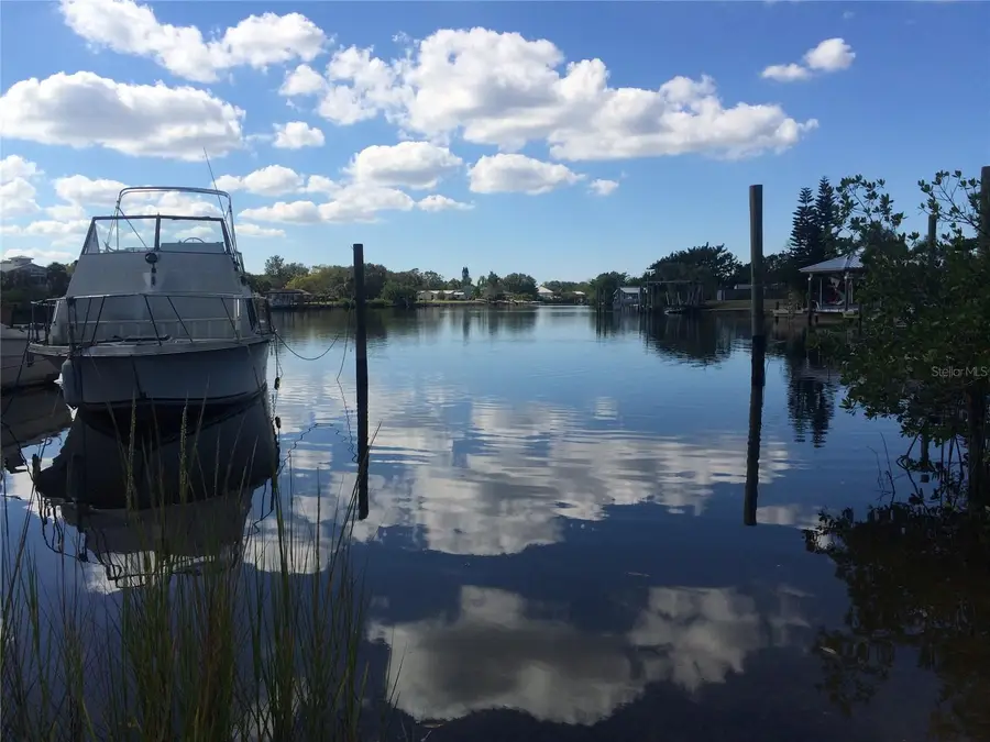 609 1st Ave Nw, Ruskin, FL 33570 - #2