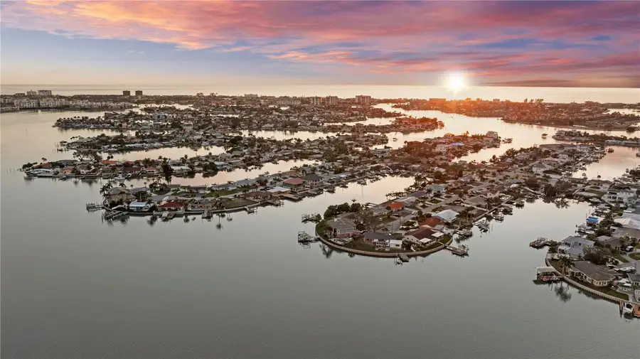 7821 3rd Avenue S, Saint Petersburg, FL 33707 - #3