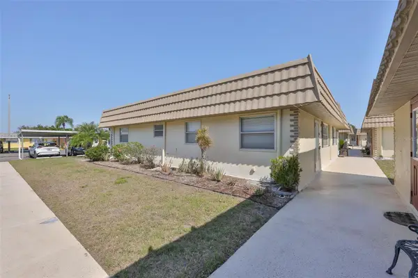 202 Bedford Street #68, SUN CITY CENTER, FL 33573