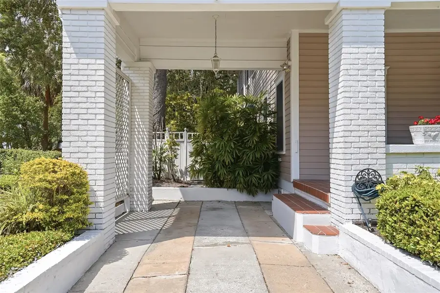 2119 W Hills Avenue, Tampa, FL 33606 - #2