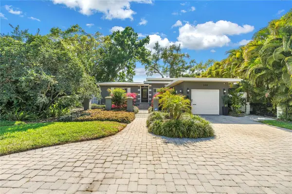 209 Bandera Way Ne, ST PETERSBURG, FL 33704