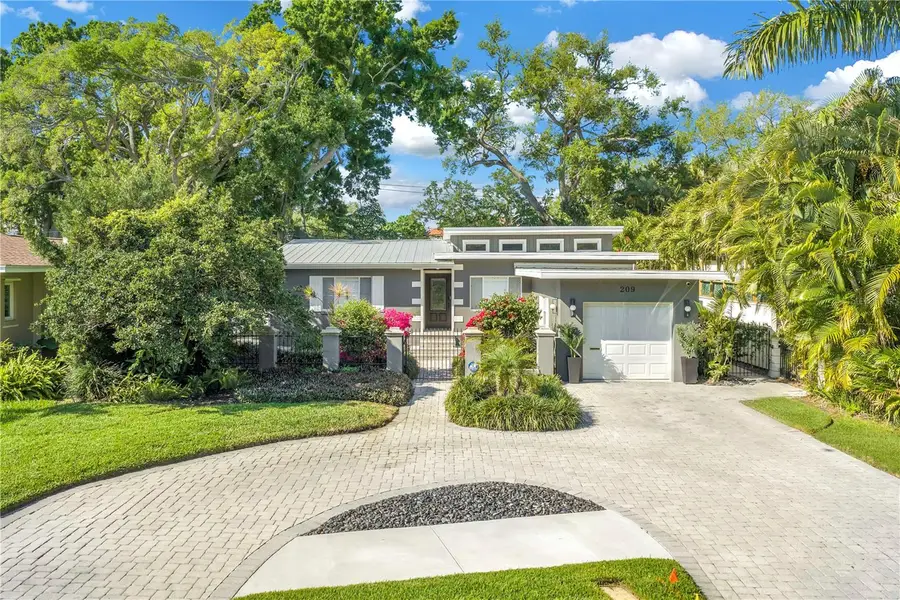 209 Bandera Way Ne, Saint Petersburg, FL 33704 - #2