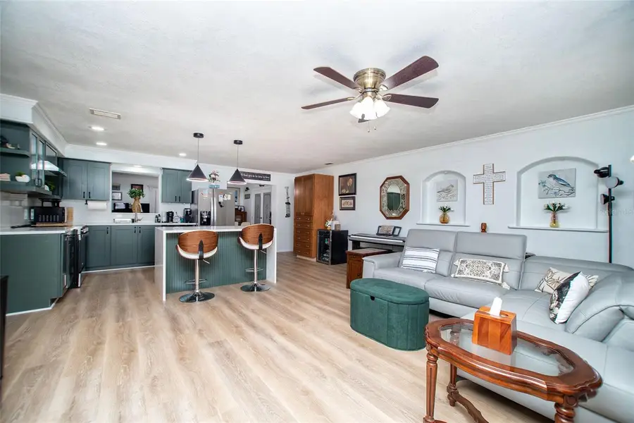 989 8th Avenue Ne, Largo, FL 33770 - #2