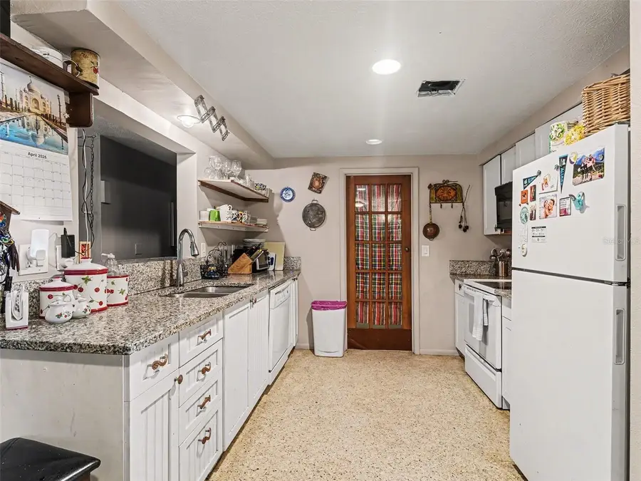 5301 Angeles Avenue, Sarasota, FL 34235 - #3