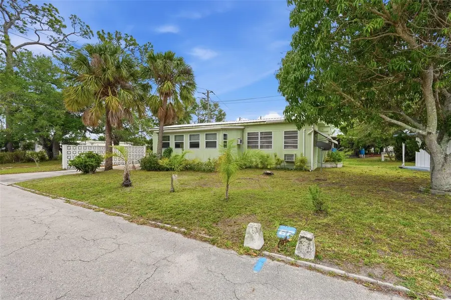 104 52nd Avenue Plaza W, Bradenton, FL 34207 - #2