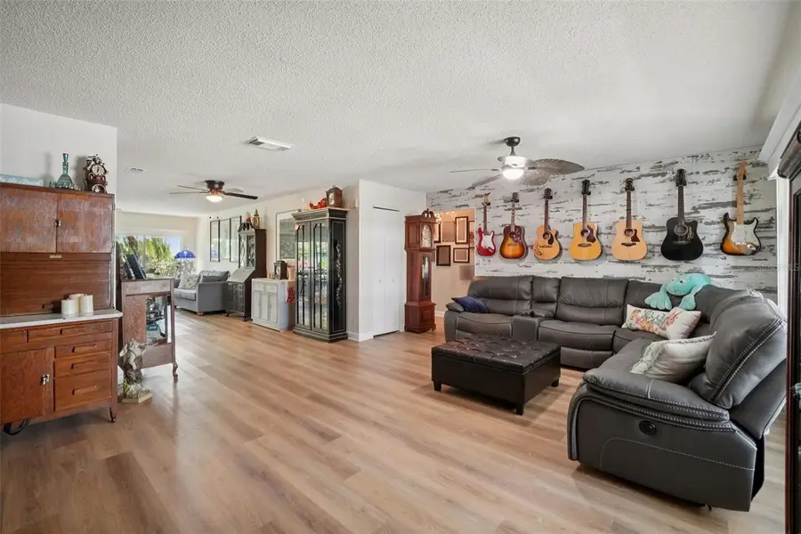 9153 42nd Way N, Pinellas Park, FL 33782 - #3