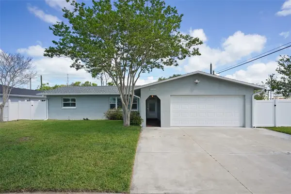 13133 Dorchester Drive, SEMINOLE, FL 33776