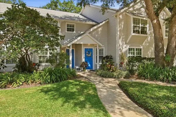 3213 Valley Oaks Drive, TAMPA, FL 33618