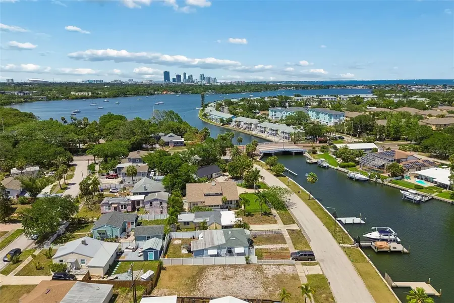 4005 Sunrise Drive S, Saint Petersburg, FL 33705 - #2