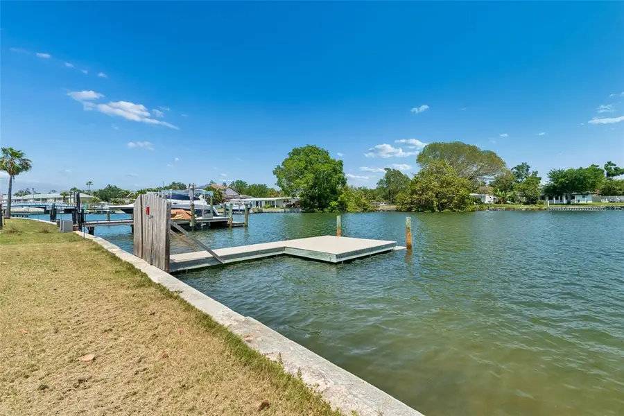 4005 Sunrise Drive S, Saint Petersburg, FL 33705 - #3