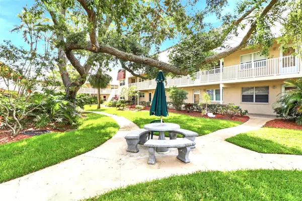 10034 64th Avenue N #3, ST PETERSBURG, FL 33708