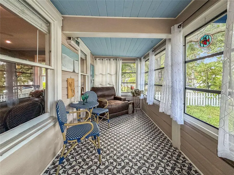 226 21st Avenue N, Saint Petersburg, FL 33704 - #3