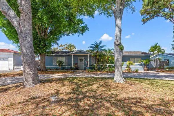 5042 Lake Charles Drive N, KENNETH CITY, FL 33709