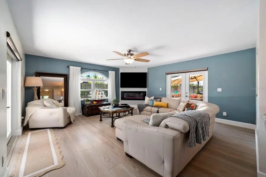 1100 36th Avenue Ne, Saint Petersburg, FL 33704 - #3