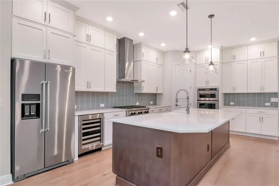 3408 W Hawthorne Road, Tampa, FL 33611 - #2