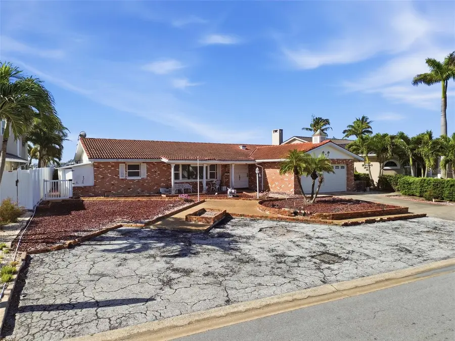 4 Bellevue Drive, Treasure Island, FL 33706 - #2