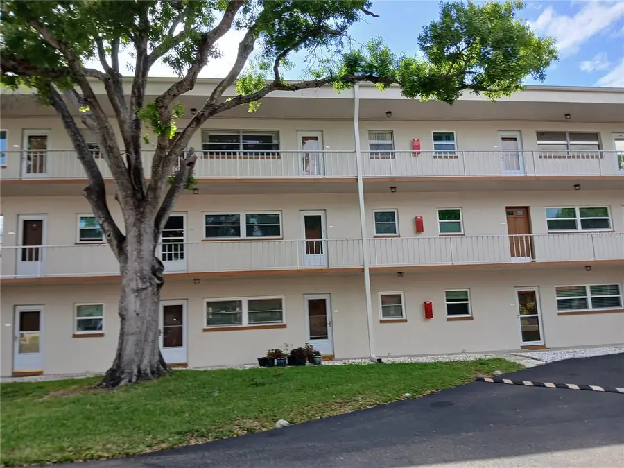 5880 38th Avenue N #304, Saint Petersburg, FL 33710 - #2
