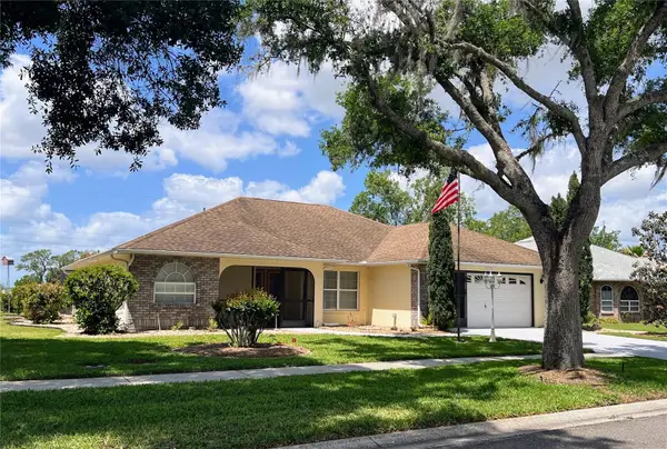 6645 Northlake Drive, ZEPHYRHILLS, FL 33542